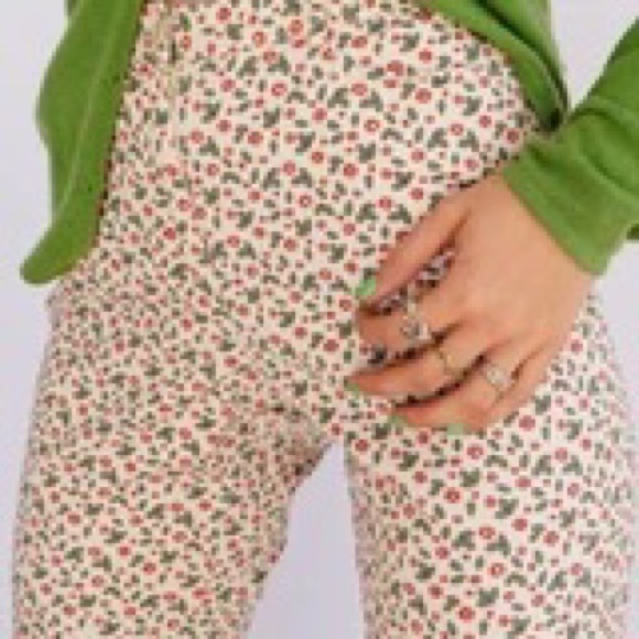 Floral Mid Rise Vintage Capris - Picture 1 of 4